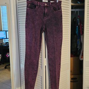 Purple Acid Washed 5 pocket Guess Skinny Jeans size 29, brand new, no tag